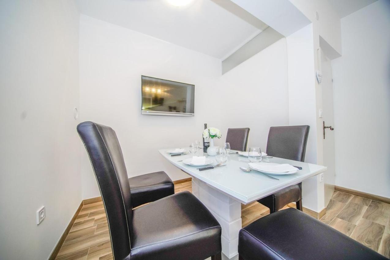 Apartman Mate Splitska Εξωτερικό φωτογραφία