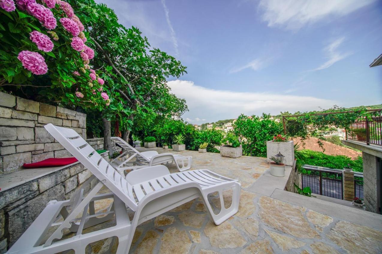 Apartman Mate Splitska Εξωτερικό φωτογραφία