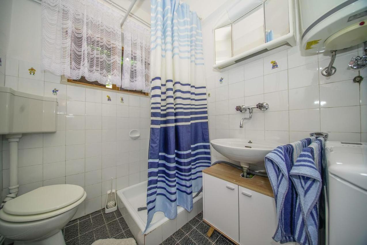 Apartman Mate Splitska Εξωτερικό φωτογραφία