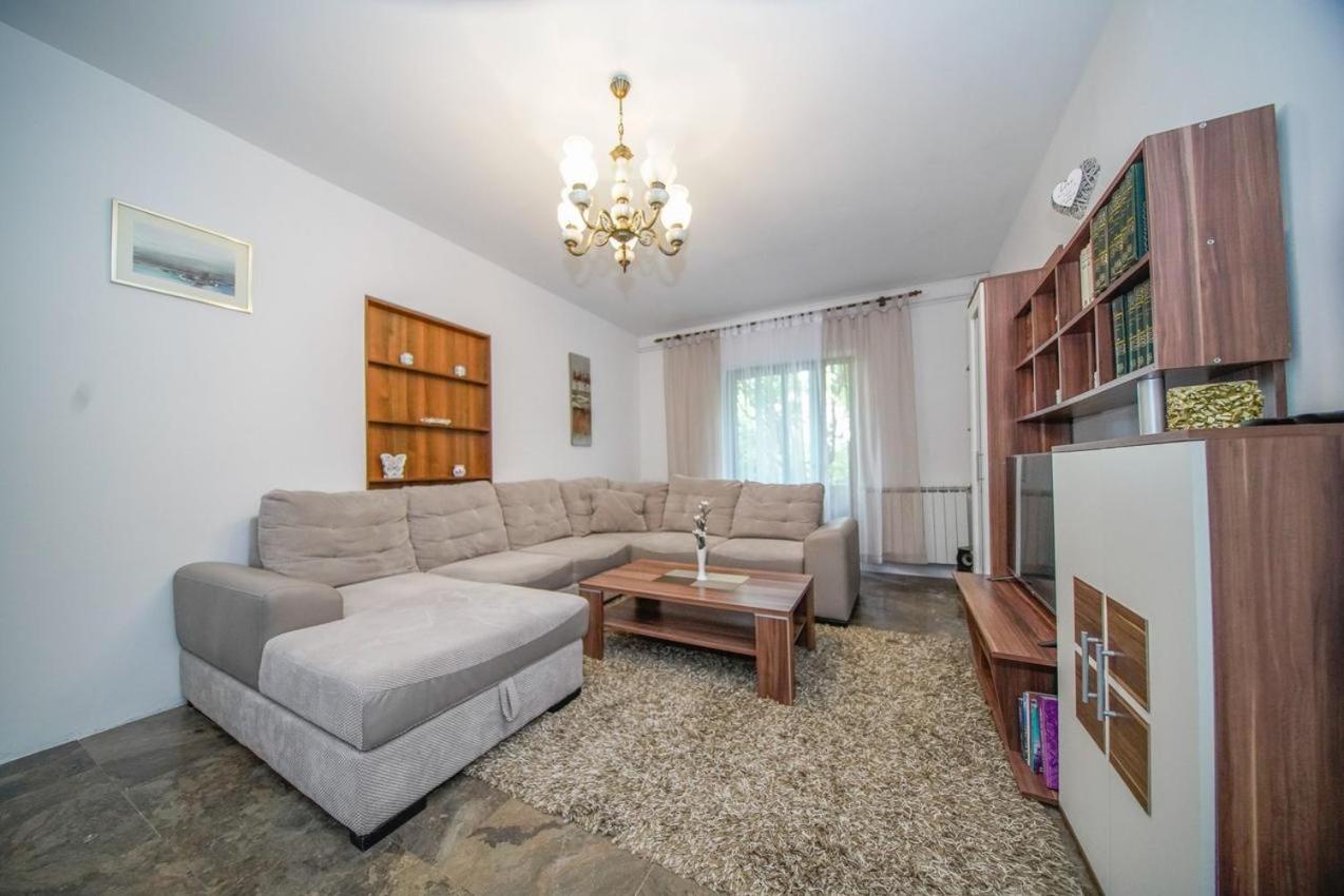 Apartman Mate Splitska Εξωτερικό φωτογραφία