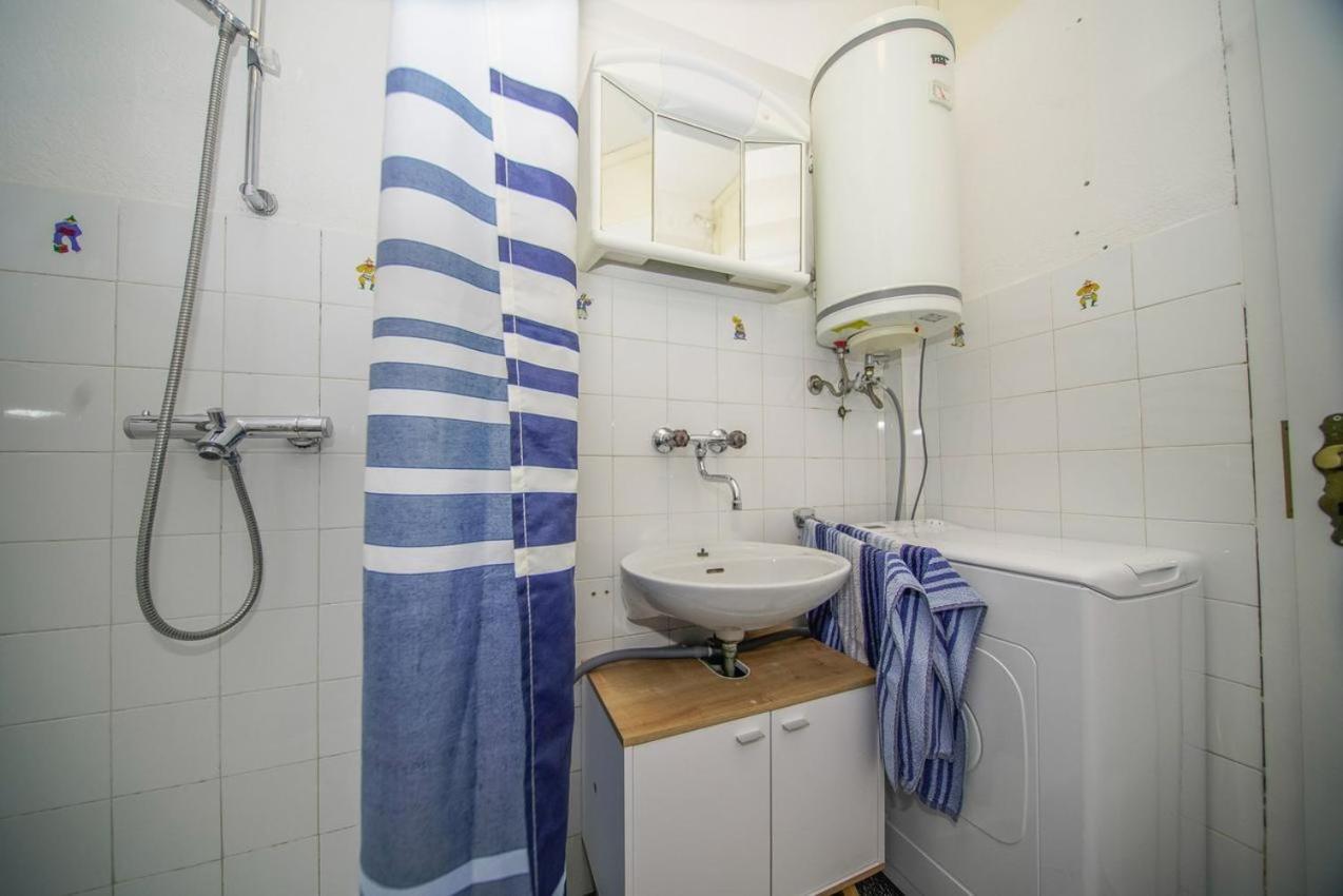 Apartman Mate Splitska Εξωτερικό φωτογραφία