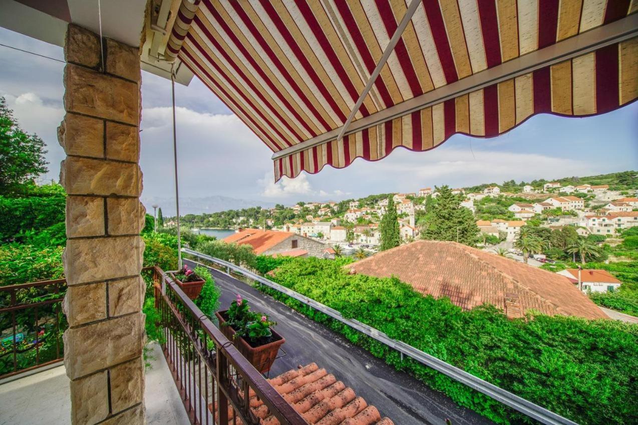 Apartman Mate Splitska Εξωτερικό φωτογραφία