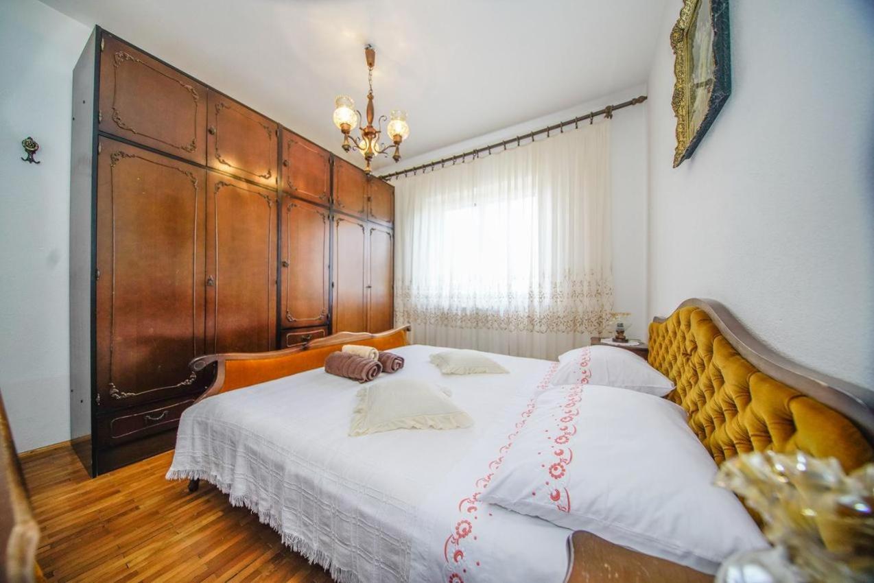 Apartman Mate Splitska Εξωτερικό φωτογραφία