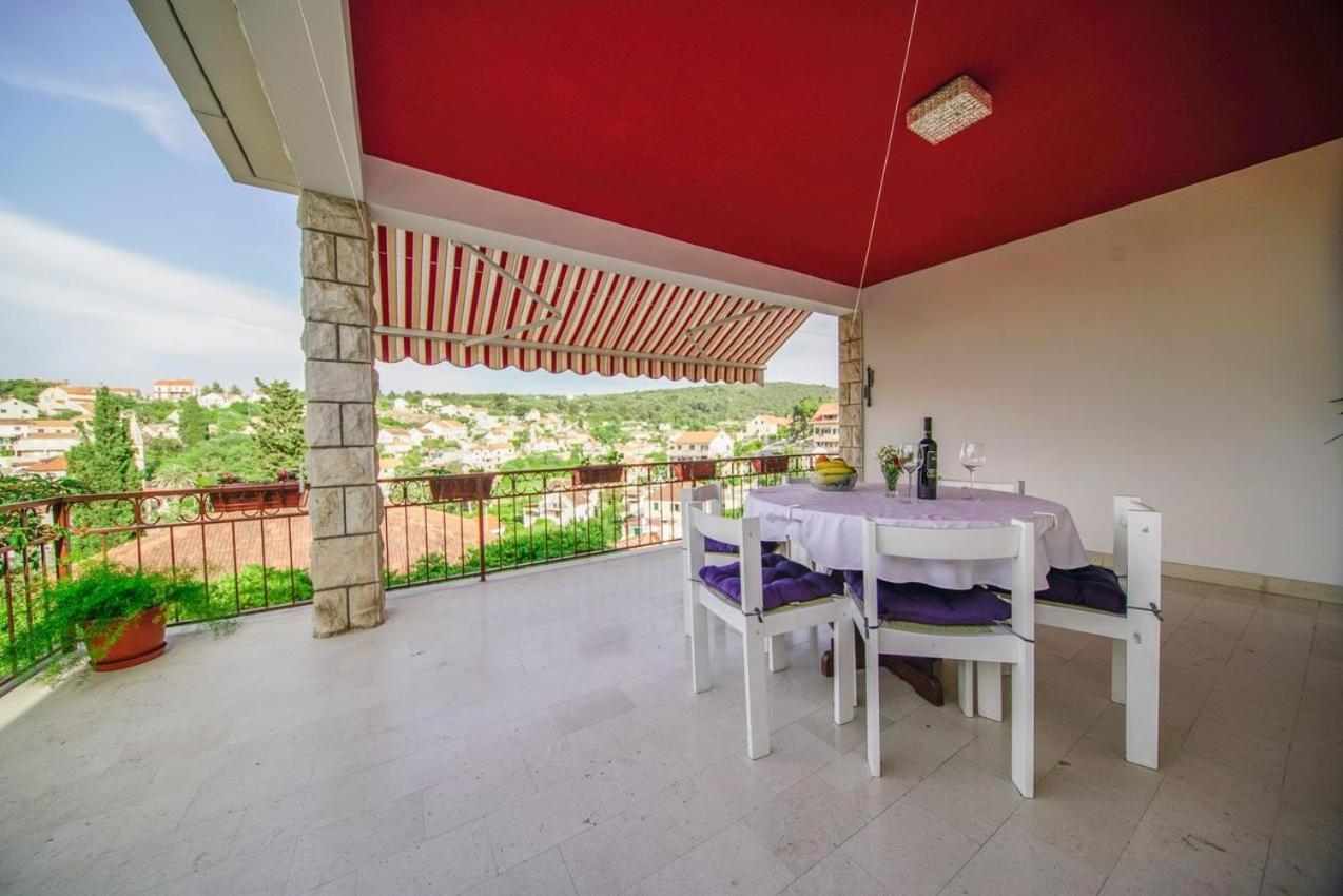 Apartman Mate Splitska Εξωτερικό φωτογραφία